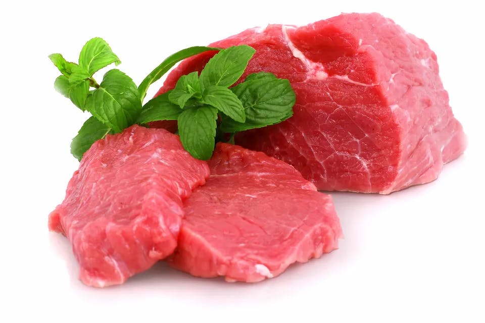 syrové červené maso