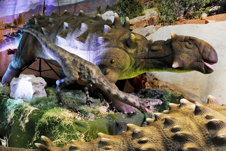 Modely dinosauřů na výstavě pro děti v muzeu
